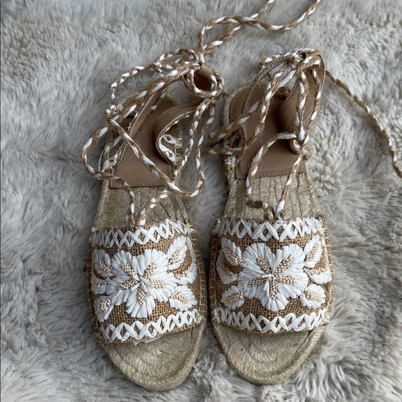 Johnny Was X Antik Batik Tori Tan and White Women's Sandals - Picture 1 of 9